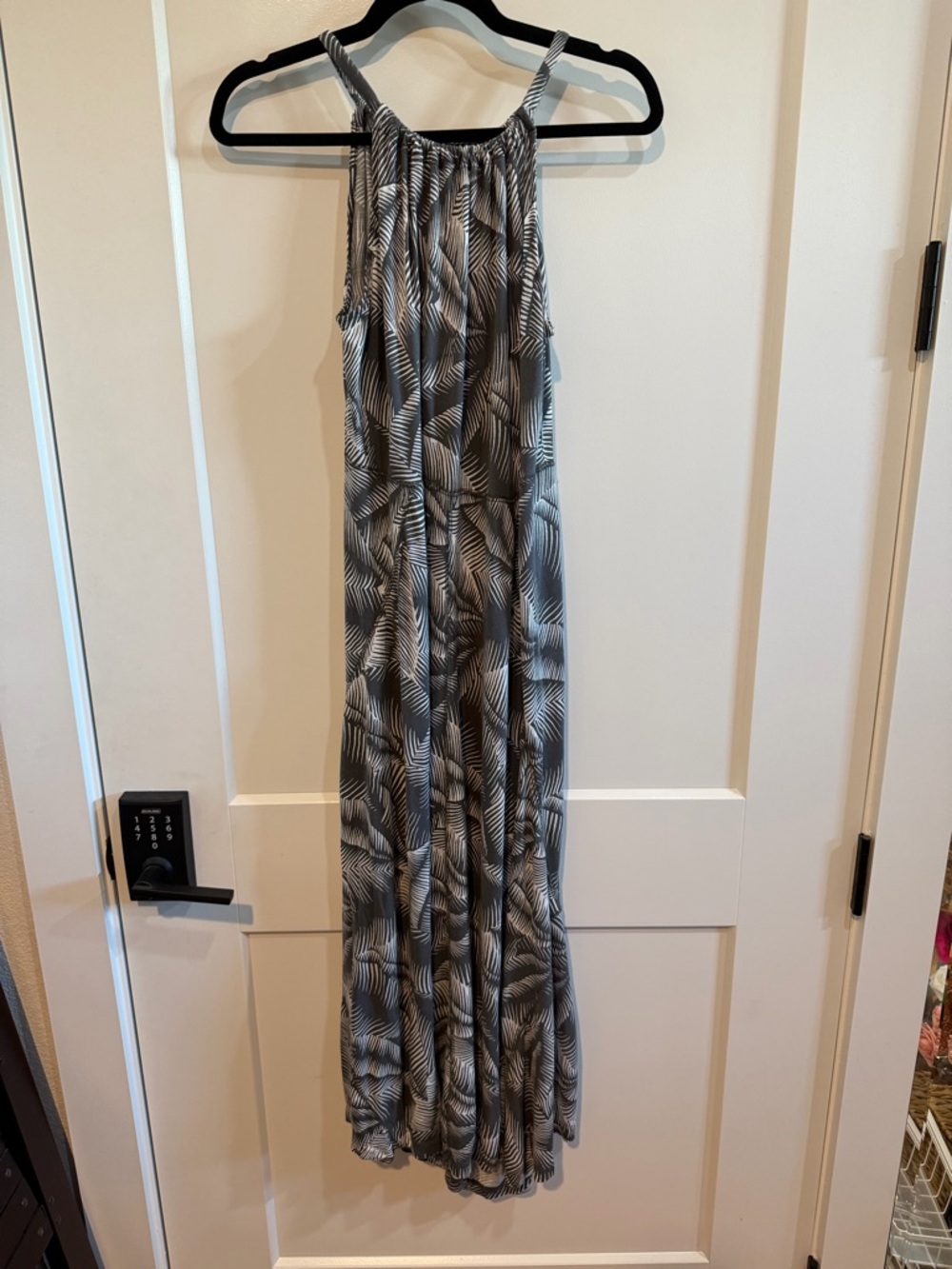 GAP Grey and White Tropical Print Maxi Dress size M EUC